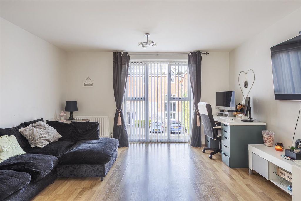 Property photo 2 of 18 Lounge/Diner