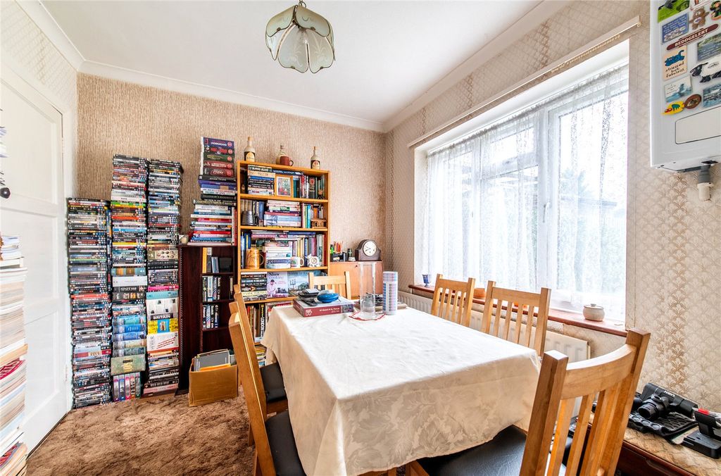 Property photo 3 of 16 Picture 3