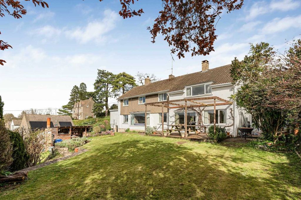 Property photo 1 of 31