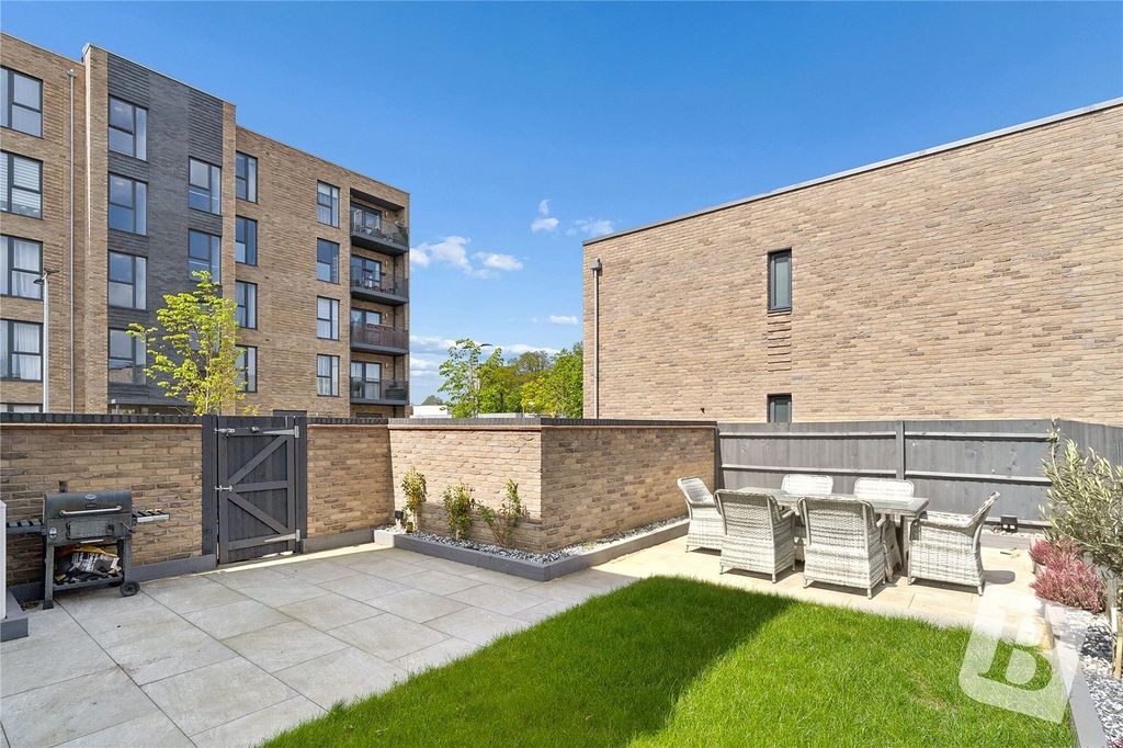Property photo 2 of 17 Rear Garden