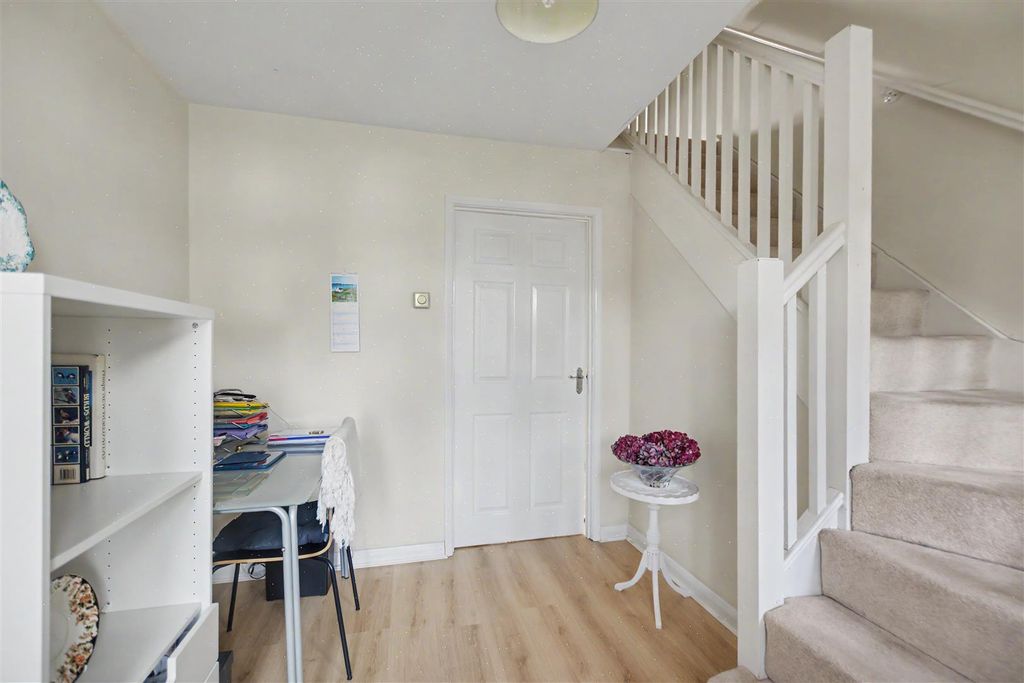 Property photo 3 of 30 Entrance Hall_1.Jpeg