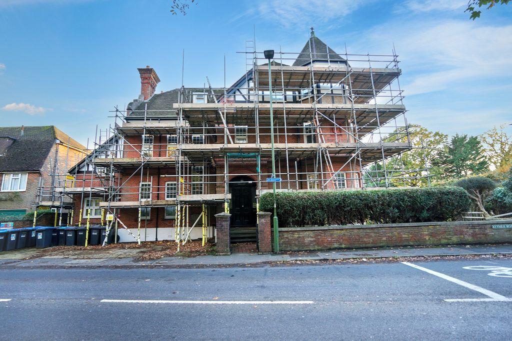 Property photo 1 of 24 Flat 1 Overcourt, Stonepound, Keymer Road, Hassocks, West Sussex, Bn6 8Jr