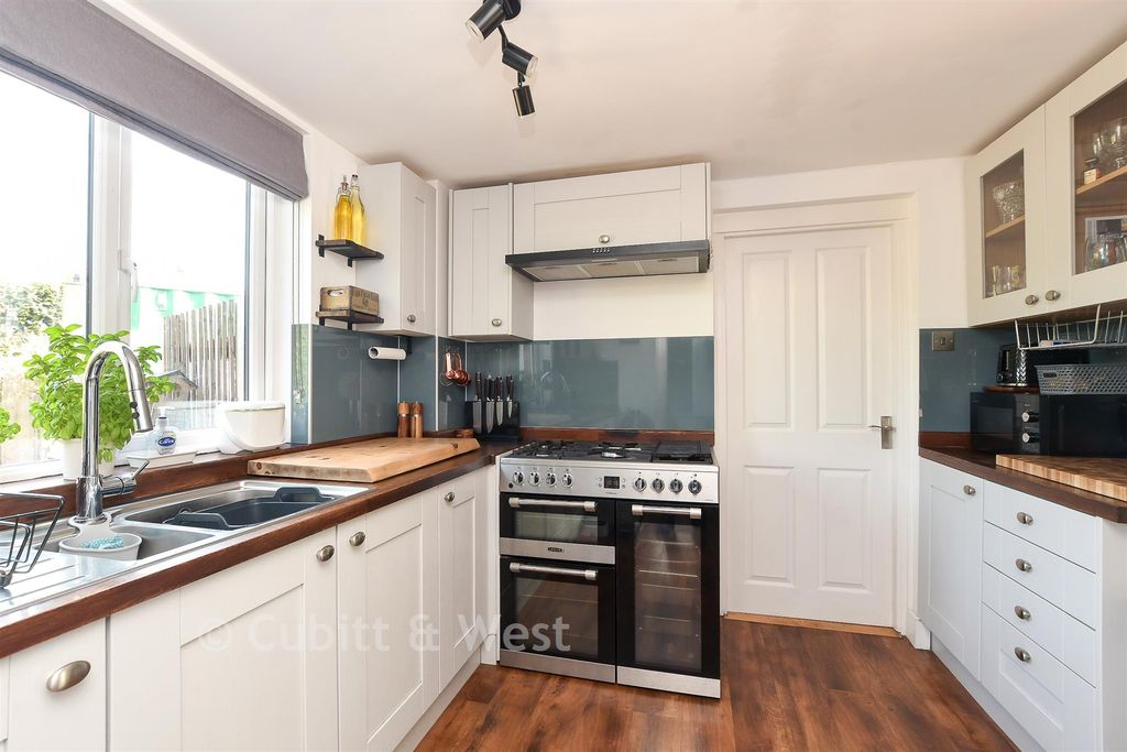 Property photo 1 of 20 Kitchen