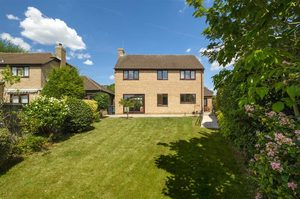 Property photo 2 of 24