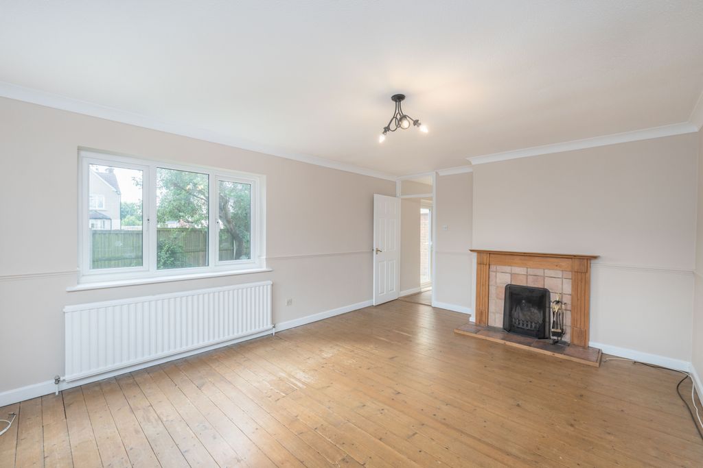 Property photo 3 of 34 Gallery