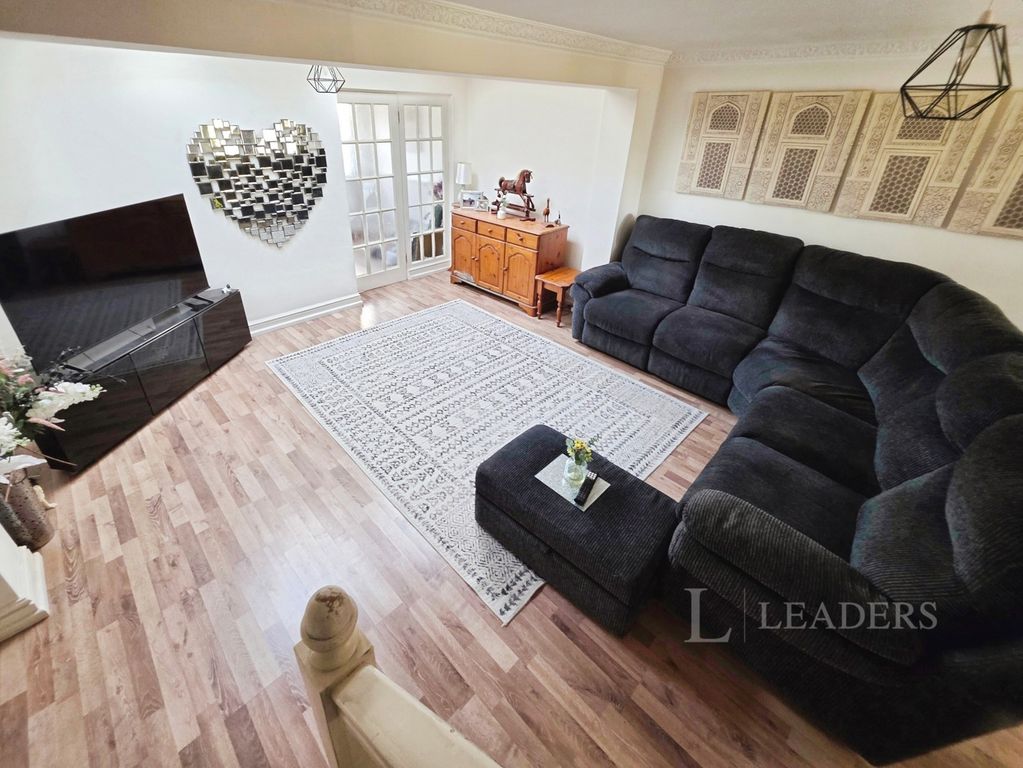 Property photo 2 of 11 Pbox-Img.Jpg