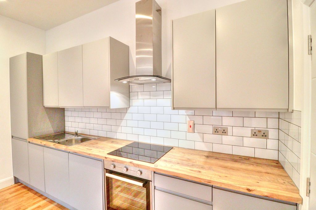 Property photo 2 of 6 Picture No. 09