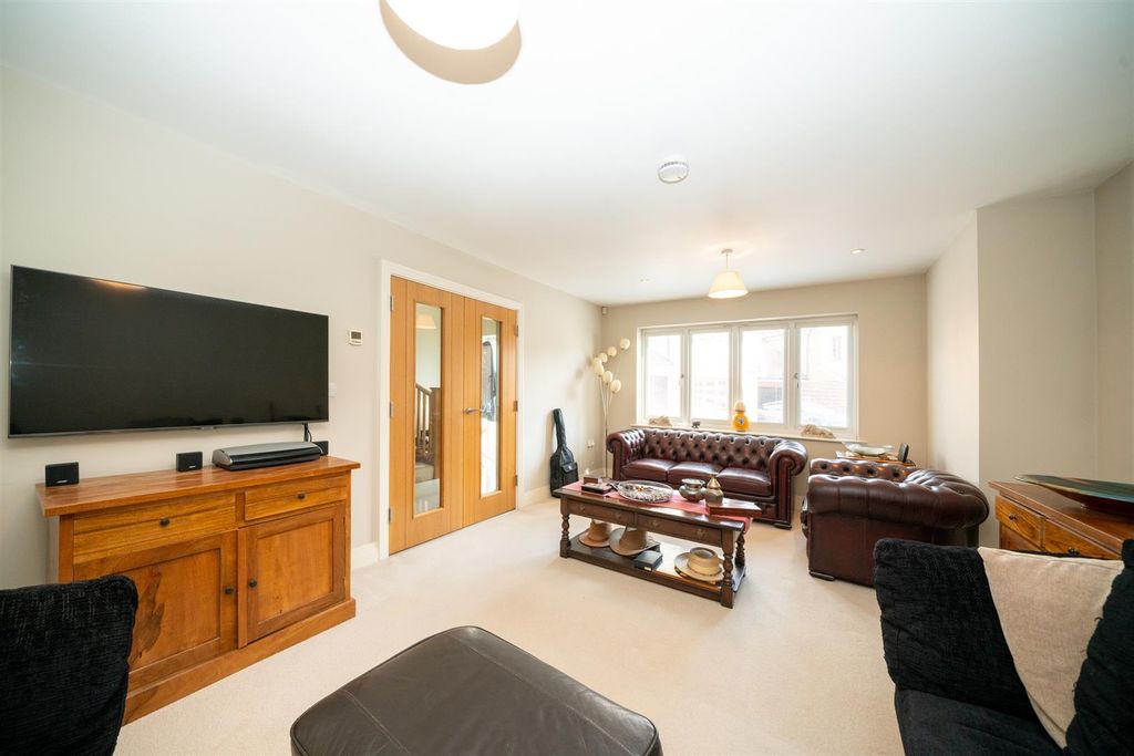 Property photo 2 of 34 Front Reception Room