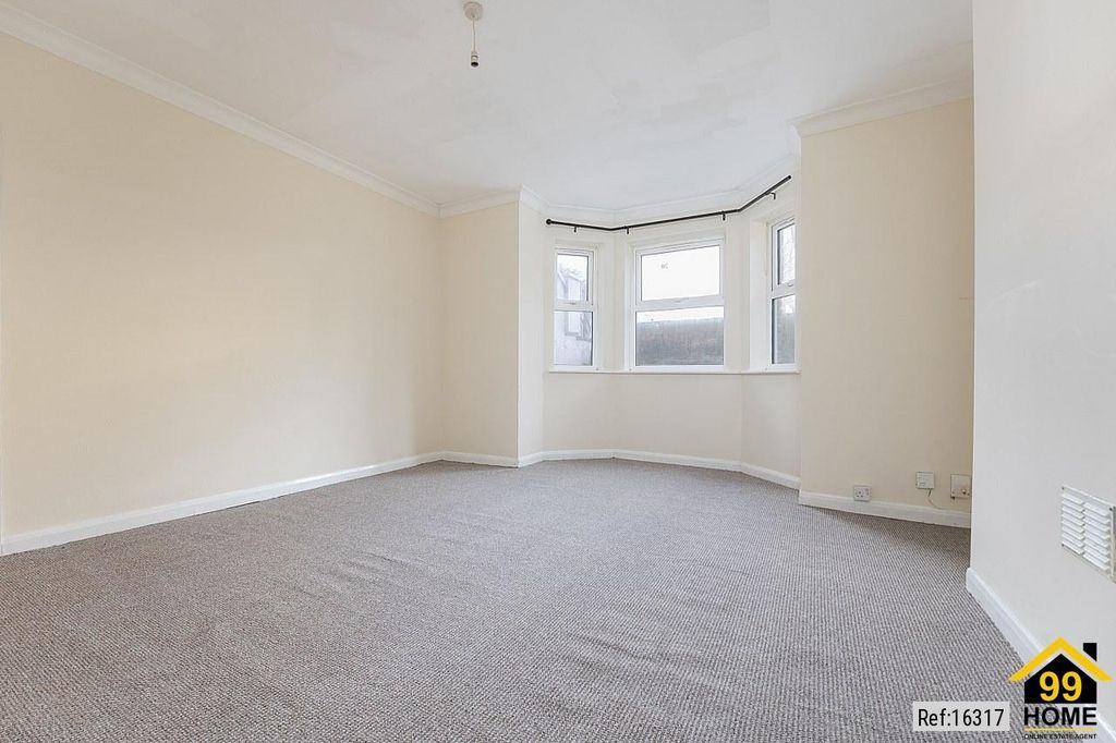 Property photo 2 of 11 Photo 1