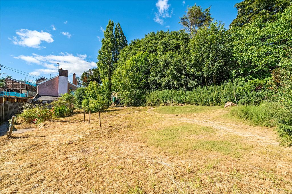 Property photo 2 of 25 Picture No. 21