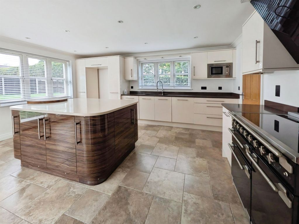 Property photo 2 of 24