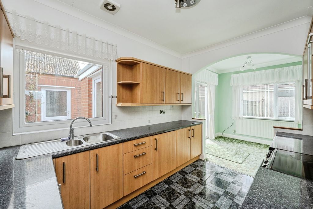 Property photo 3 of 23 Pbox-Img.Jpg