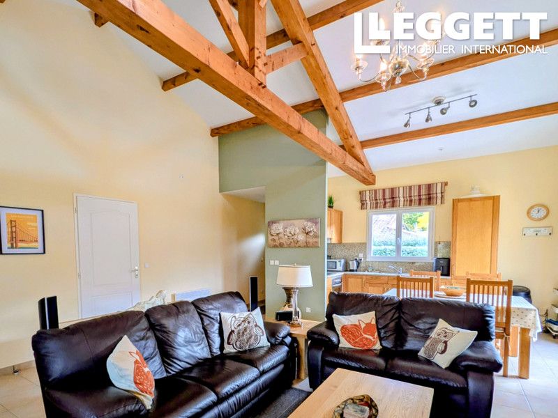 Property photo 3 of 10