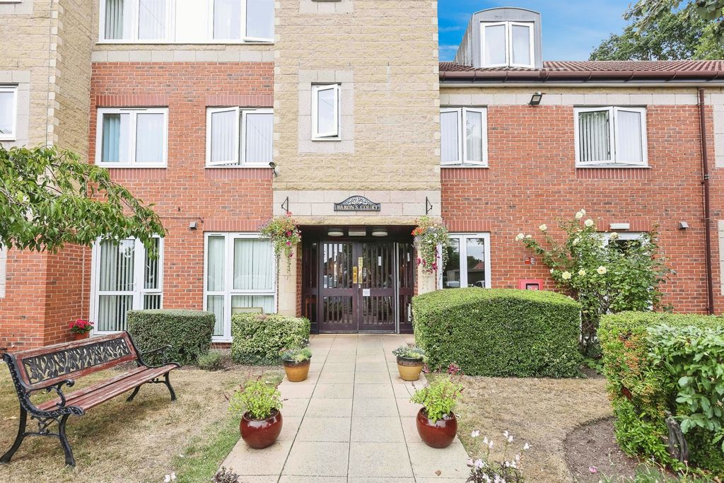 Property photo 2 of 17