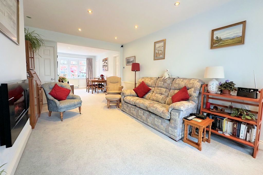 Property photo 2 of 23 Lounge/Diner