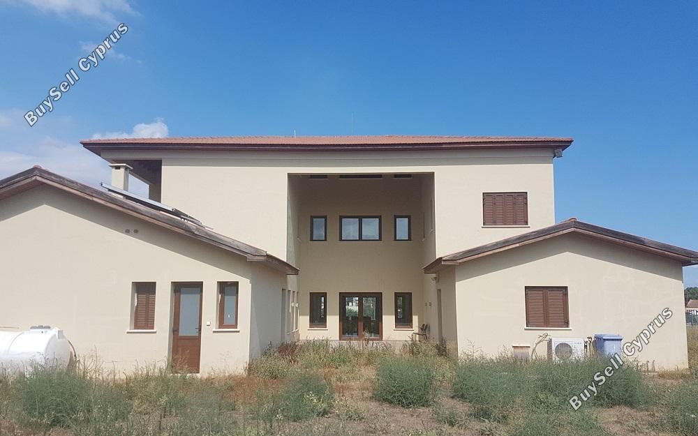 Property photo 2 of 10