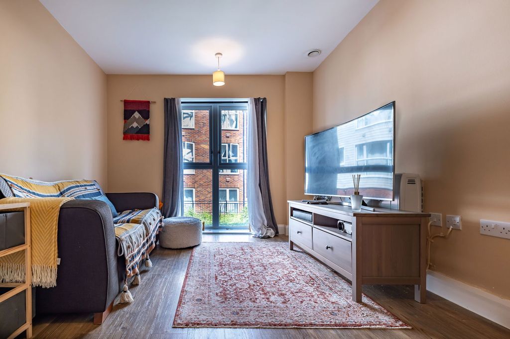 Property photo 3 of 11