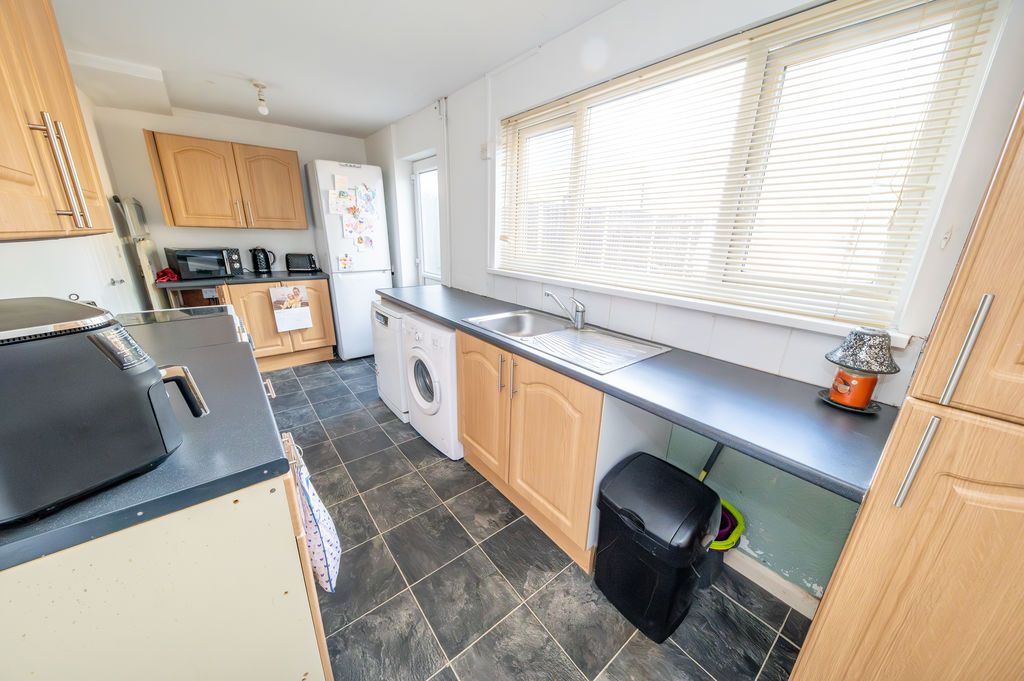 Property photo 3 of 11 Photo 6