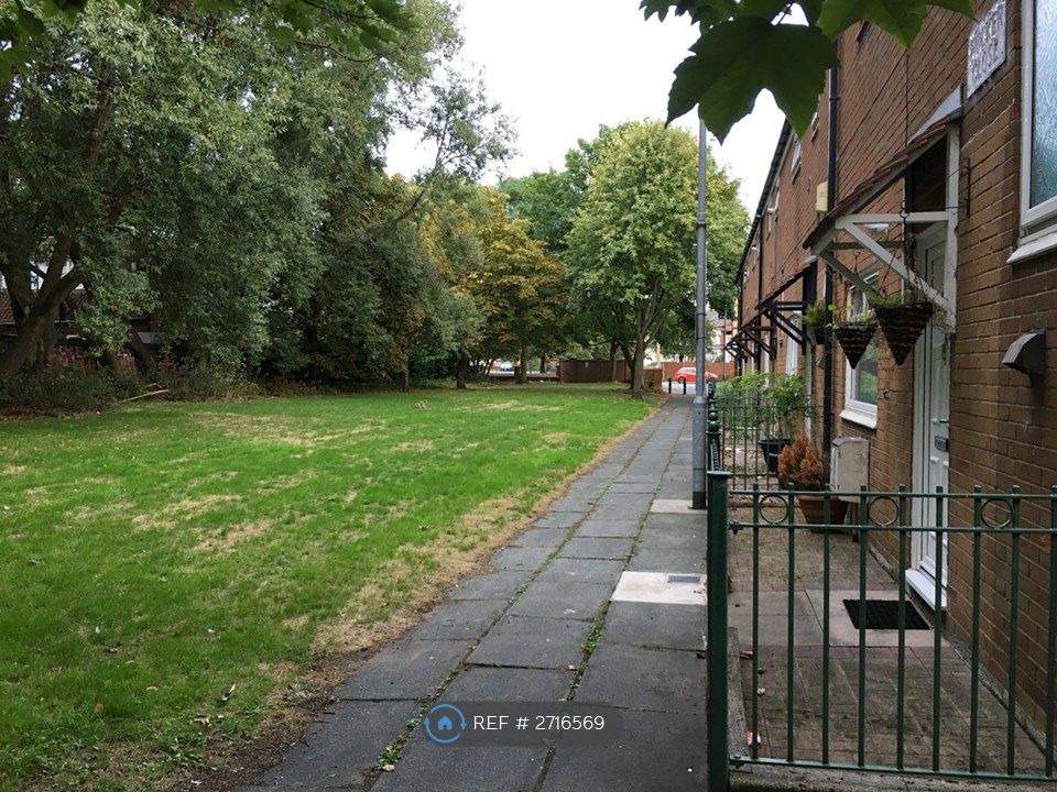 Property photo 1 of 12 House Front