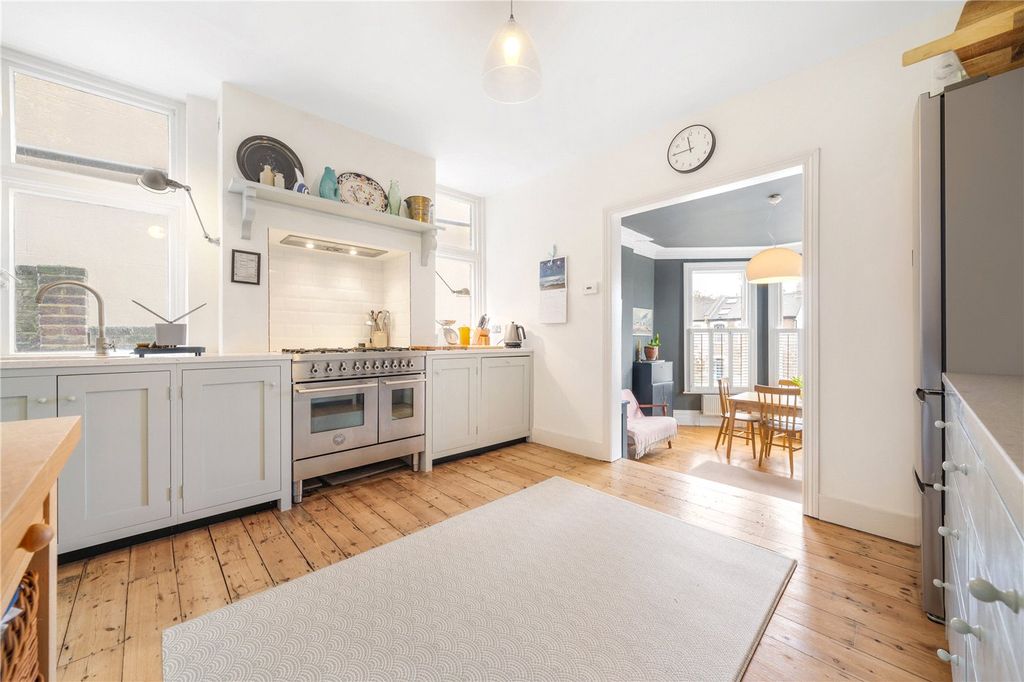 Property photo 1 of 31 Kitchen