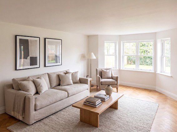 Property photo 3 of 14 Sitting Room