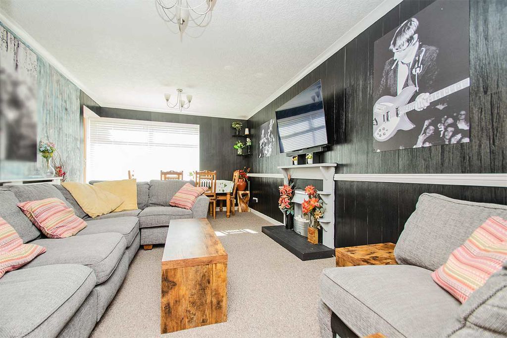 Property photo 3 of 18 Photo 7