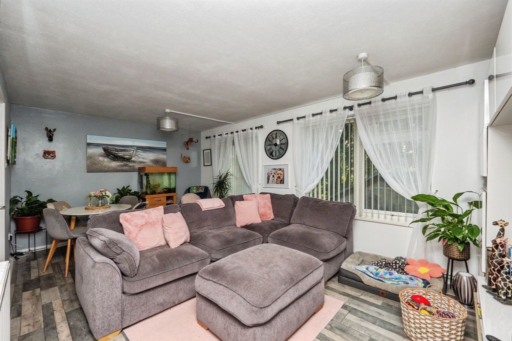 Property photo 3 of 17