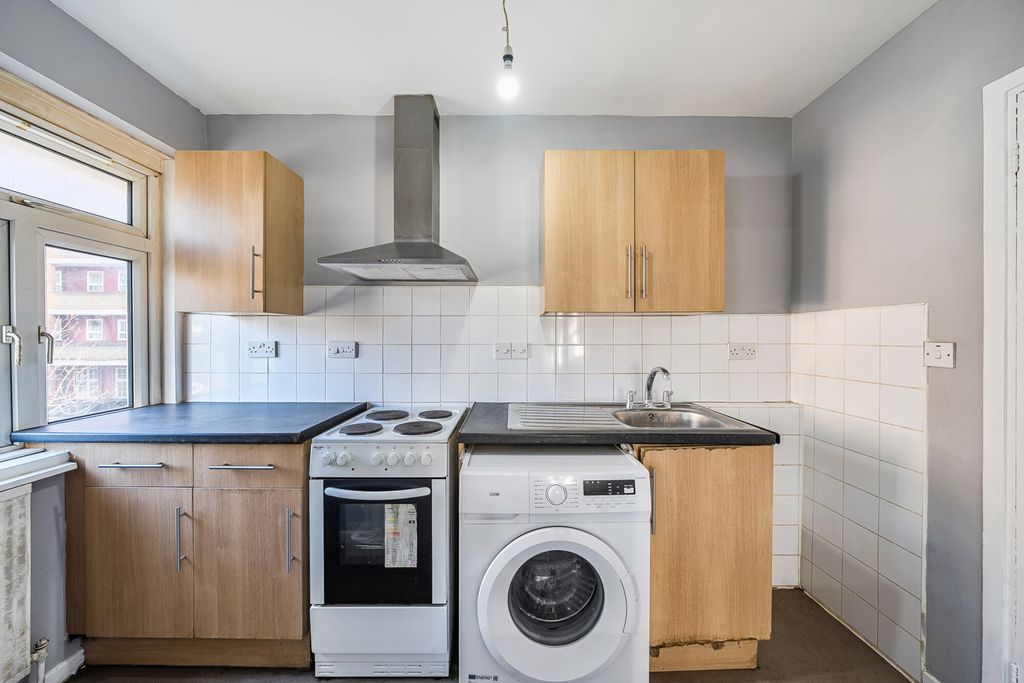 Property photo 2 of 16 1421662-7-69A5F0d...