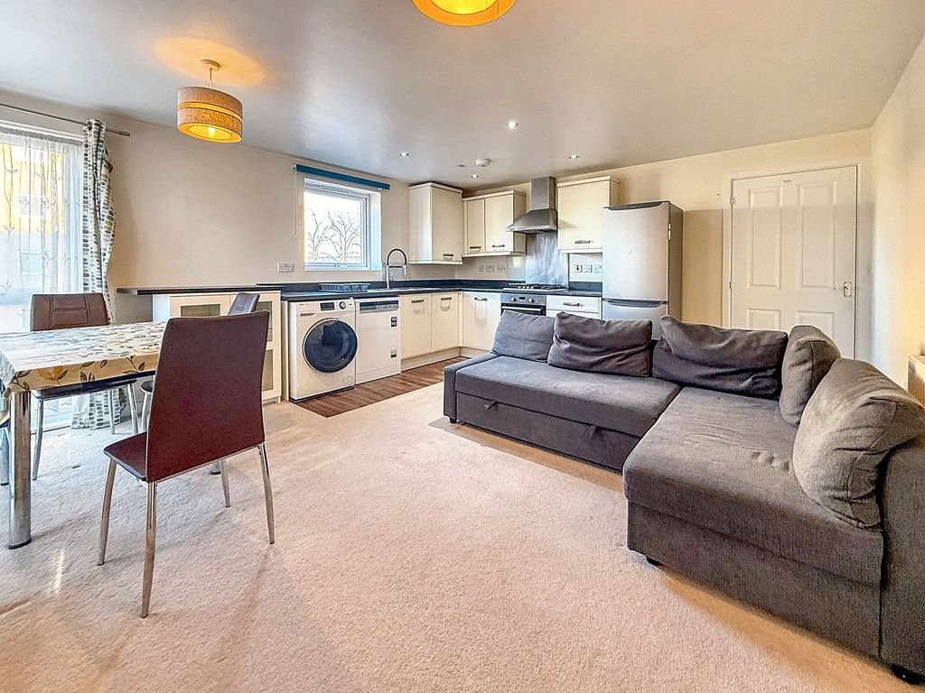 Property photo 2 of 14