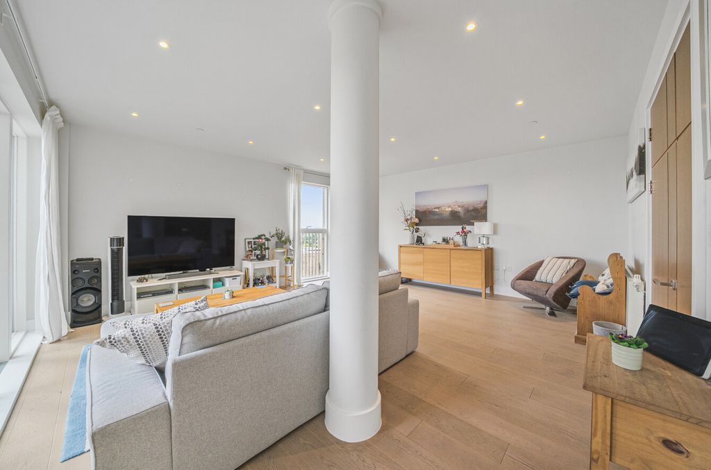 Property photo 1 of 20 16-681cd757Ac51B-...