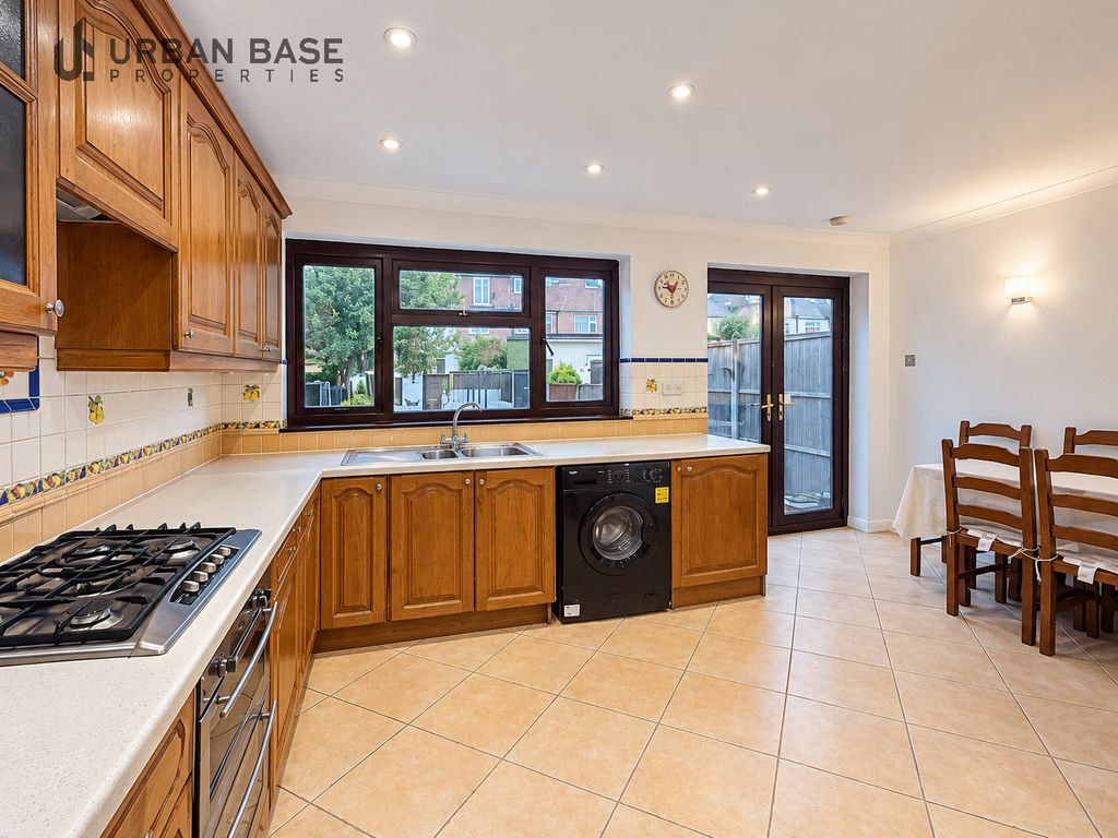 Property photo 2 of 20