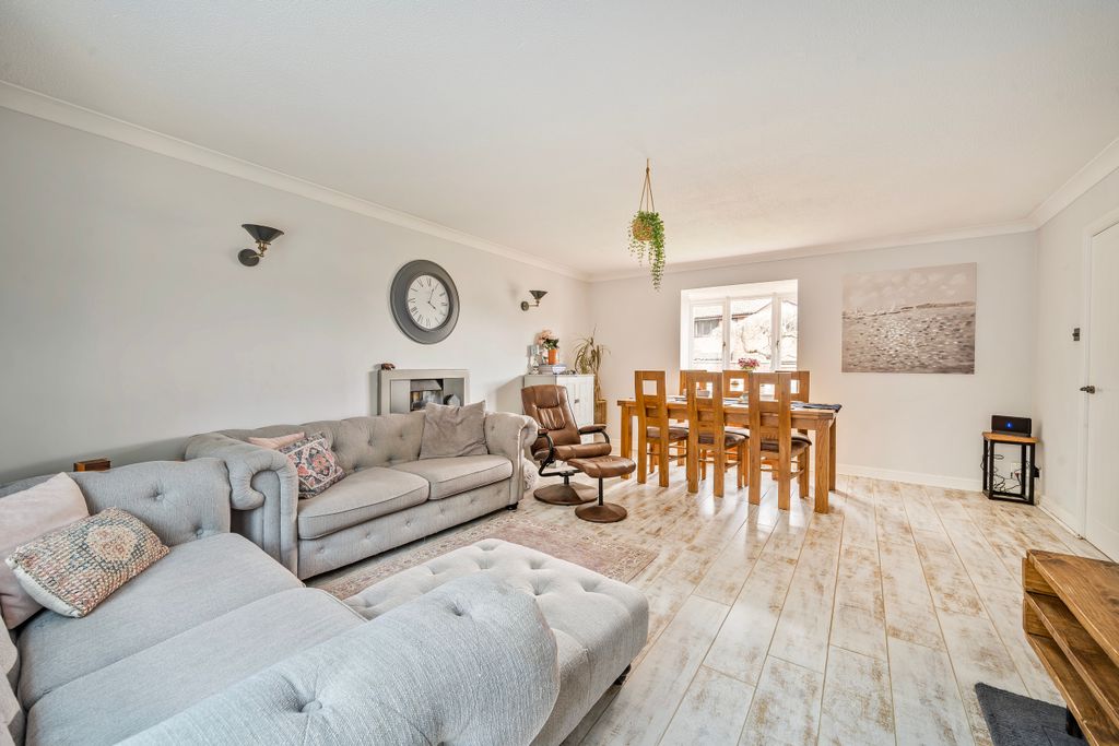 Property photo 2 of 26 Living / Dining Room