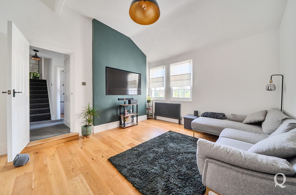Property photo 2 of 25 Ae9E4637-E225-44d...
