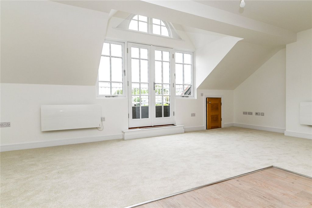 Property photo 2 of 21 Picture No. 30