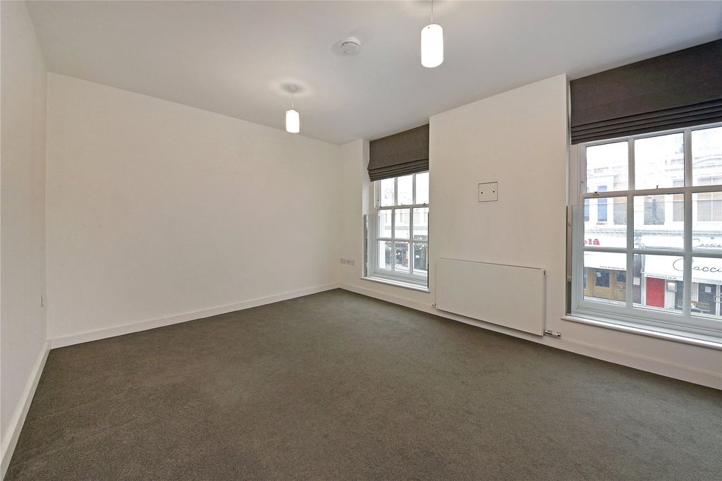 Property photo 3 of 6 Studio