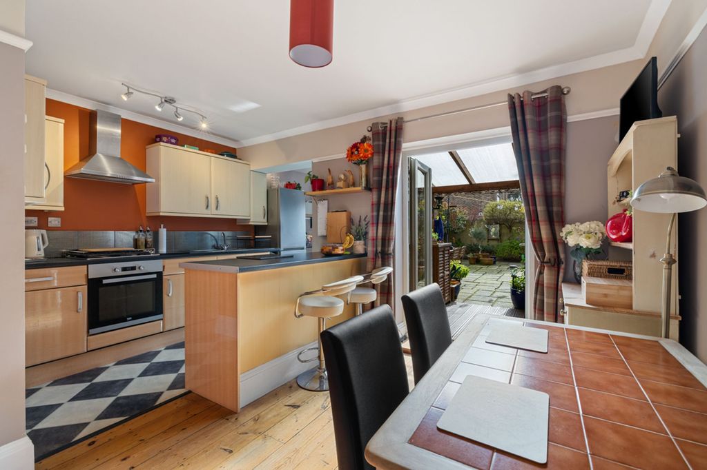 Property photo 2 of 21 Kitchen/Diner