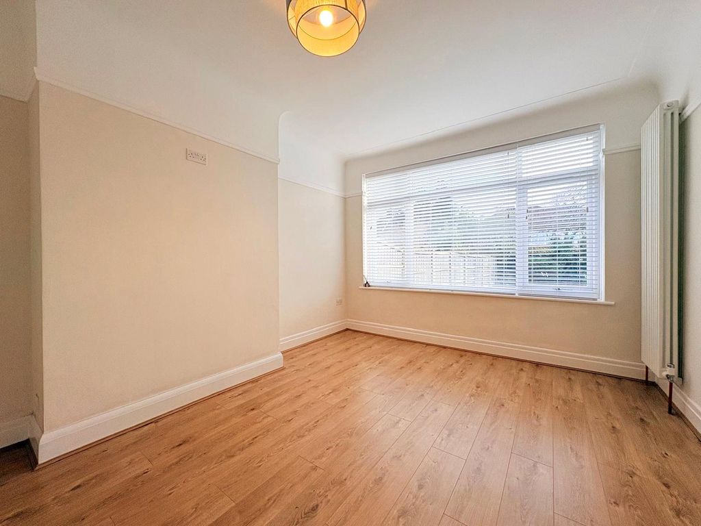 Property photo 3 of 14 Picture No. 30