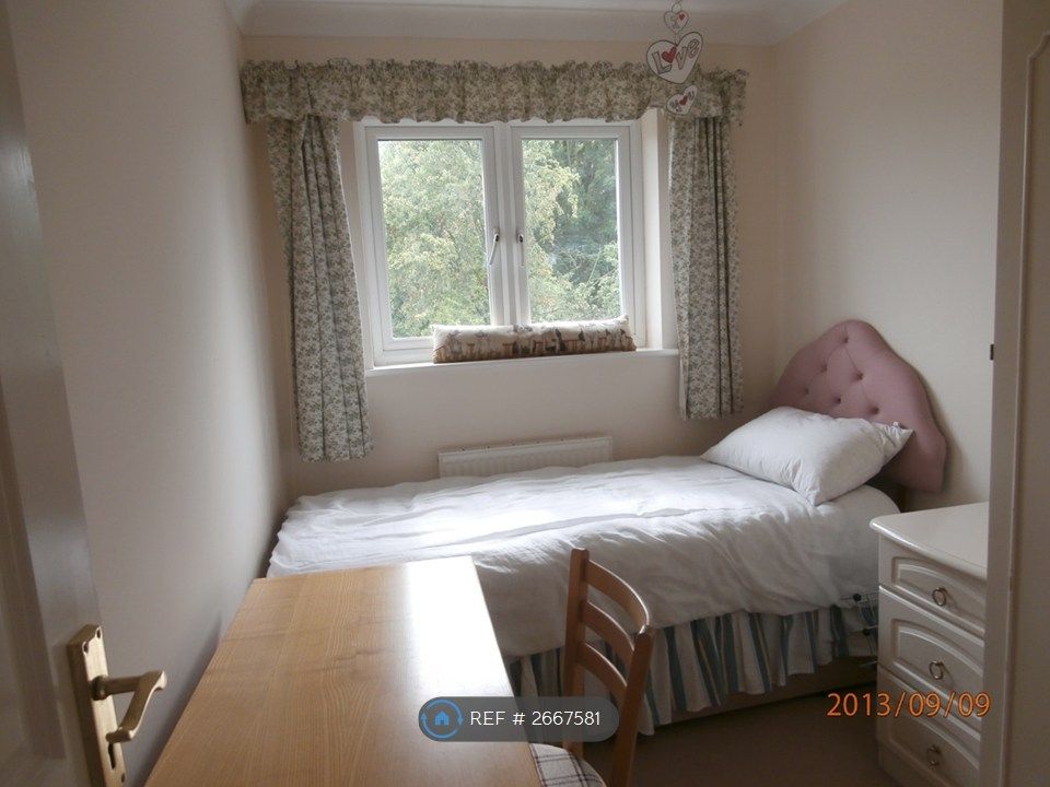 Property photo 3 of 9 Bedroom 2