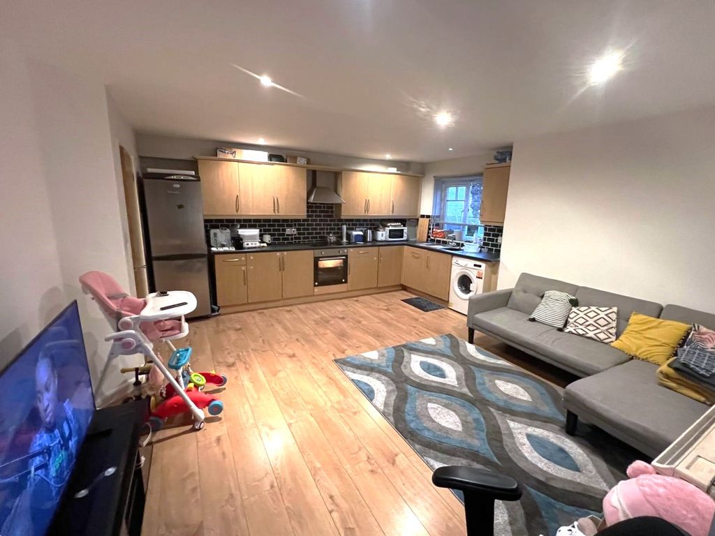 Property photo 3 of 9