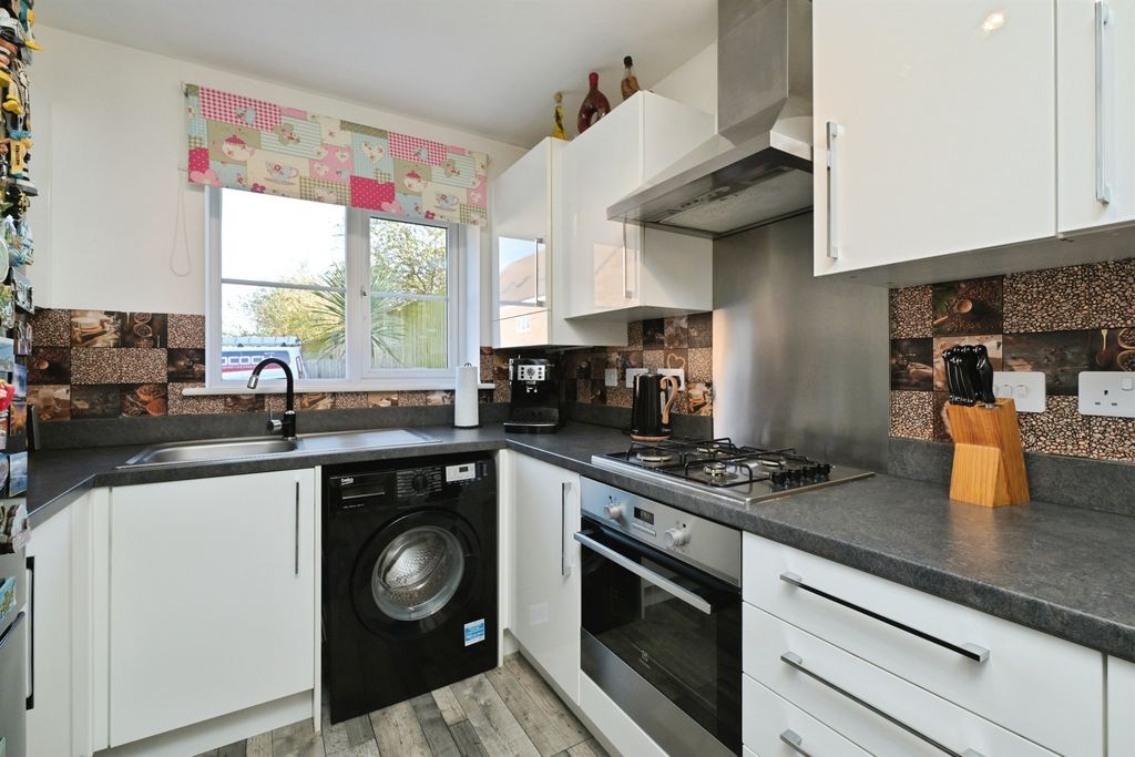 Property photo 2 of 15