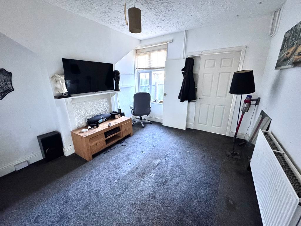 Property photo 2 of 5 Photo 1