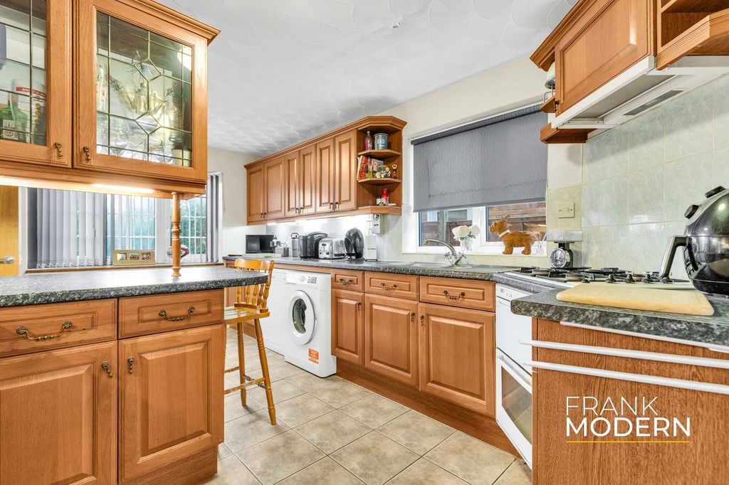Property photo 3 of 41 Kitchen