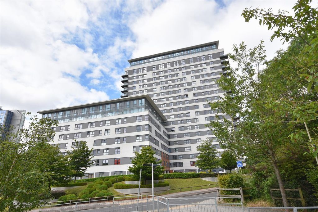 Property photo 1 of 9 Skyline Plaza Front.Jpg