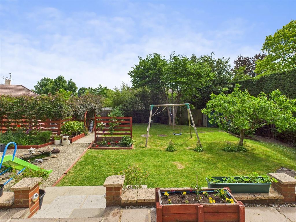 Property photo 3 of 27