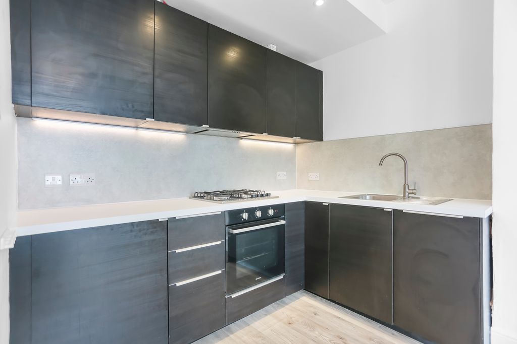 Property photo 3 of 14 296A4902