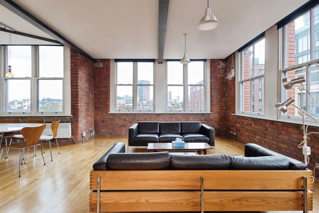 Property photo 3 of 40 Pbox-Img.Jpg