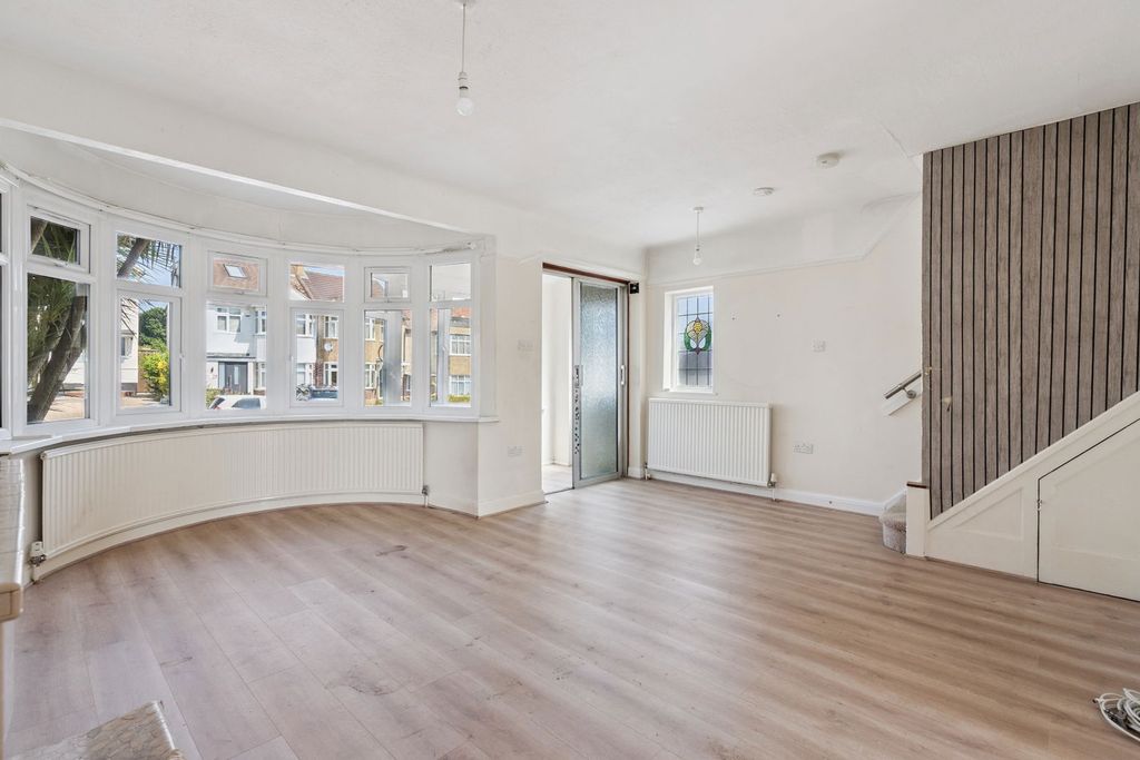 Property photo 2 of 21