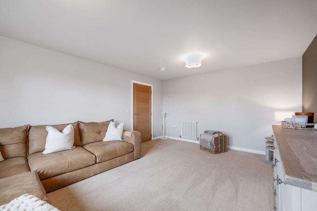 Property photo 3 of 39