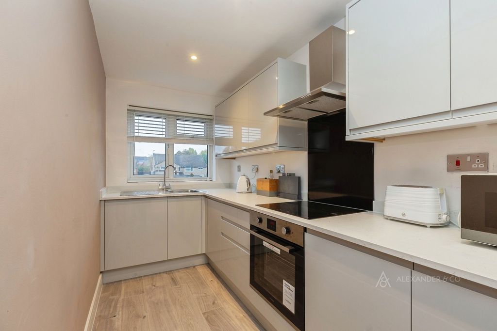 Property photo 3 of 14 Pbox-Img.Jpg
