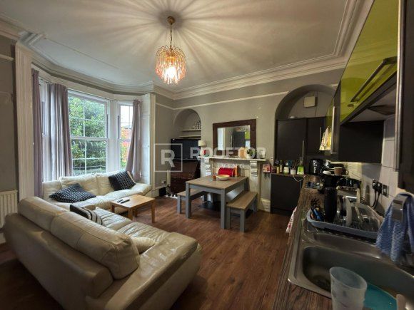 Property photo 2 of 19 9098452.Jpg